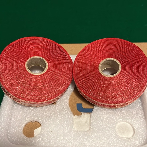 Chanel Holiday ribbon set.
2 Oriol and Fontanel.
Each is 20 m - Picture 5 of 10